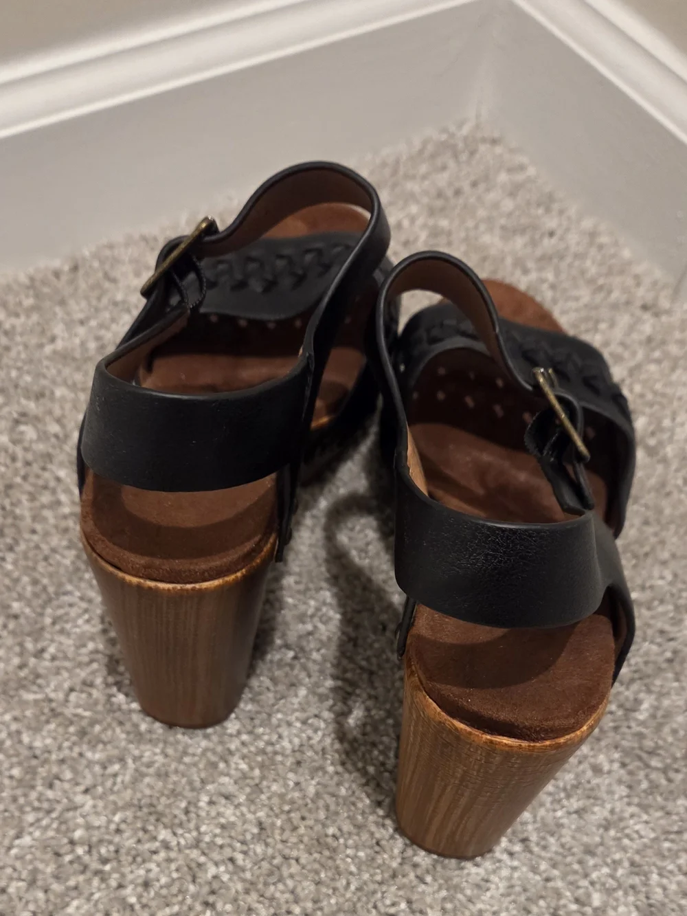 Cynthia Rowley Black Leather Platform Sandals with Wood Block Heel - Picture 2 of 5